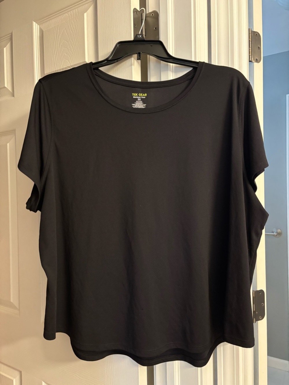 tek gear Black Short-Sleeve Performance Tee